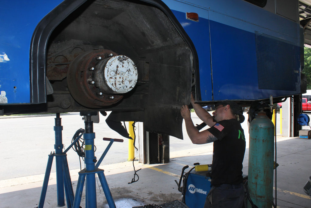 Truck & Bus Suspension Repair and Overhaul