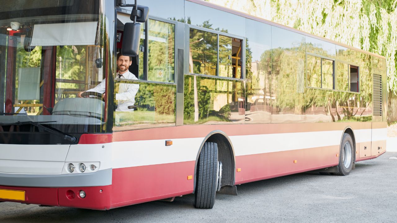 5 Effective Strategies for Fleet Management in the Commercial Bus Industry5 Effective Strategies for Fleet Management in the Commercial Bus Industry